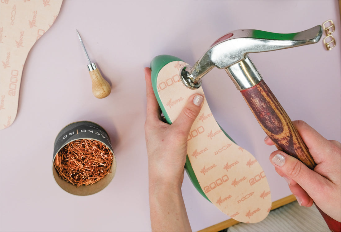 HOW TO ATTACH INSOLES TO LASTS USING TACKS