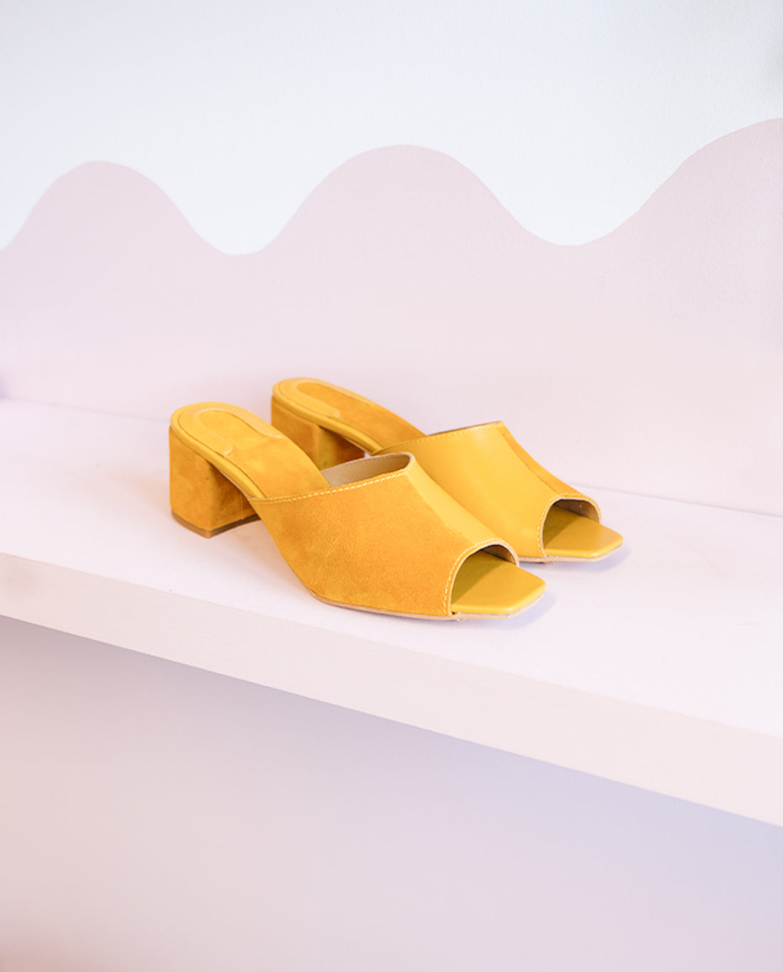 PARTS OF A SHOE - MID HEEL MULE