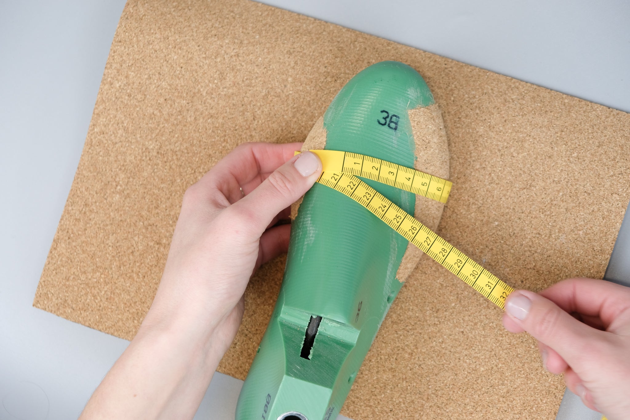 CUSTOMISING SHOEMAKING LASTS FOR WIDE FEET